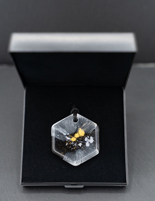 Talisman TZARY Noir & Blanc Doré